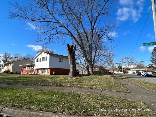 Photo - Walnut Bluff Split Level Home
