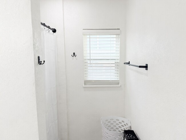 8403 Glen Echo
