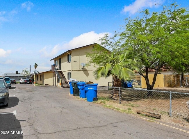 Building Photo - 1908 E Broadway Rd Unit 3