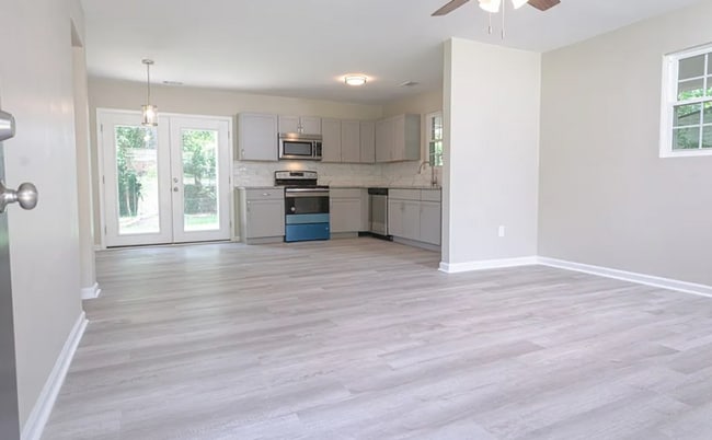 Photo - 2114 Amber Dr