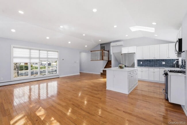 Photo - 1374 Prospect Ave