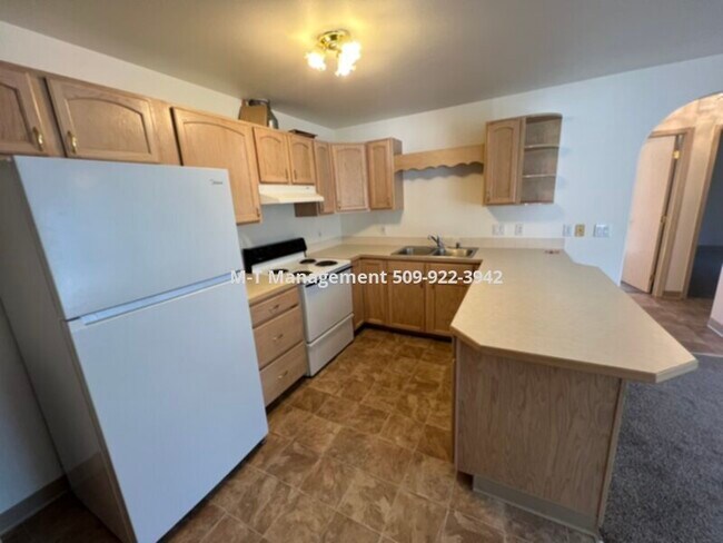 Photo - 2 br/1 bath Spokane Valley apt - upstairs,...