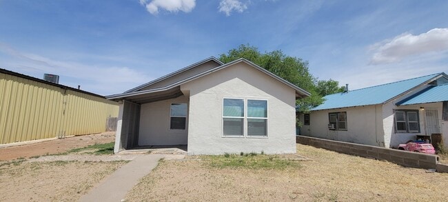 Photo - LARGE 2 BEDROOM HOME