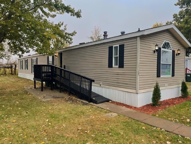 Photo - 37 Village Ct