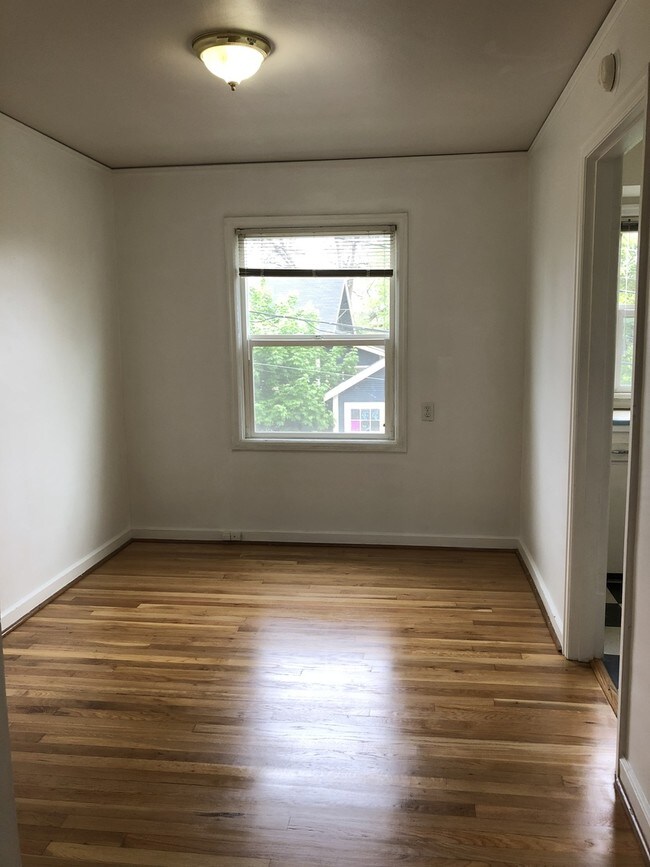 Photo - Carolyn Court Apartments