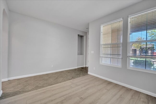 Photo - 6029 Caddington Way