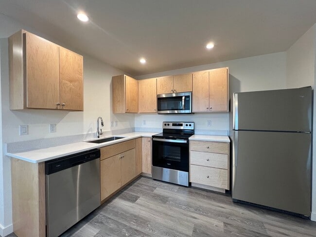 Photo - One bed/One Bath Apartment | Available Now Unit 534 Putnam Ave. #2