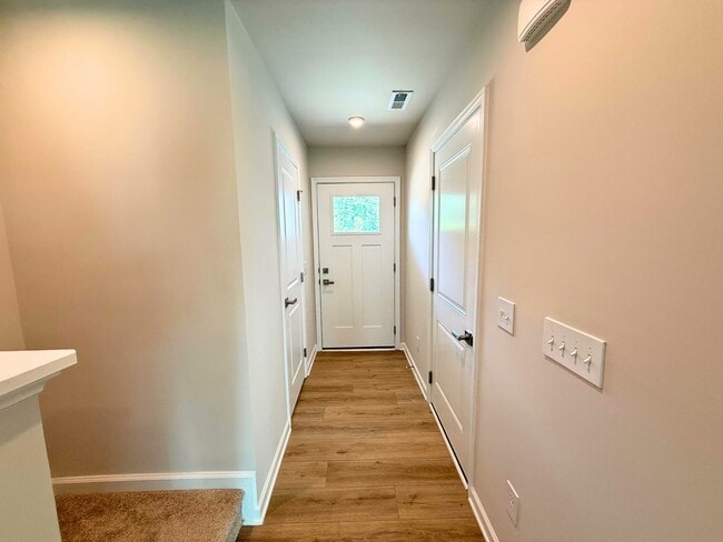 Photo - 108 Gaskin Ct