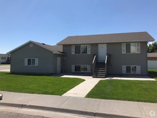 Building Photo - DO NOT APPLY WITH LEGACY Great 2 bedroom 1... Rental