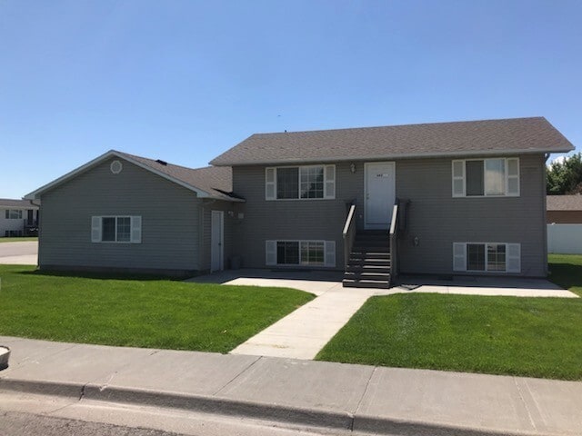 Building Photo - DO NOT APPLY WITH LEGACY Great 2 bedroom 1... Rental