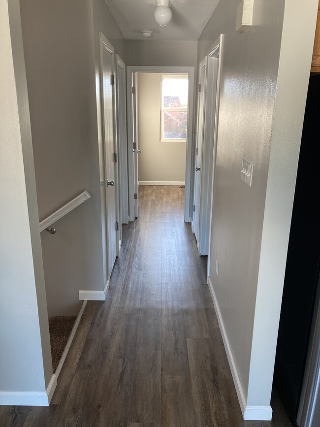 Building Photo - 1080 Fairlane Ct Rental