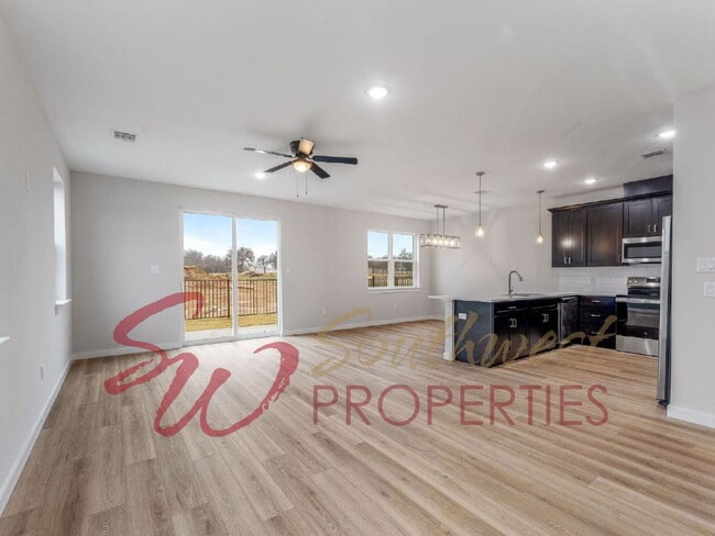 Photo - Gorgeous 3 bedroom townhome with a quick, easy walk to TSU campus!