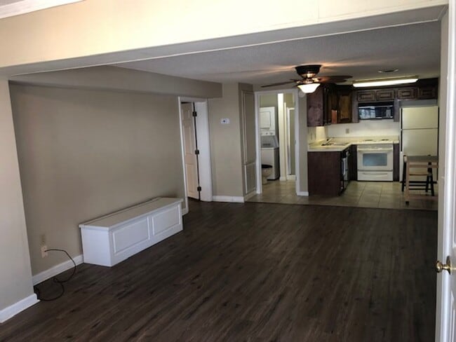 Photo - 623 N Gloster St
