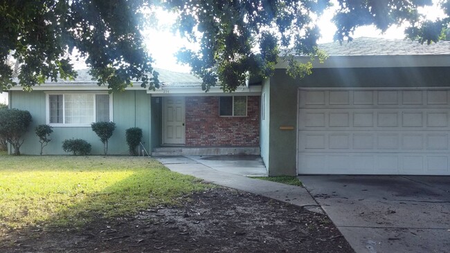 Available NOW!!! Pleasant 3 bedroom/2 bath... - Available NOW!!! Pleasant 3 bedroom/2 bath... House