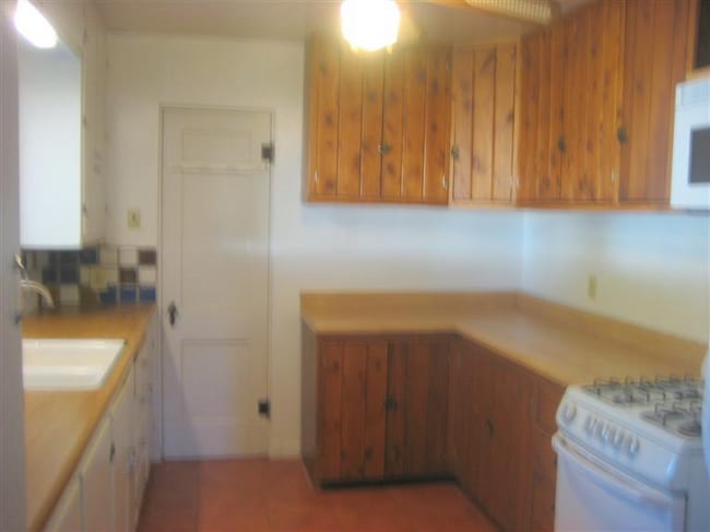 Photo - 708 Carlisle Blvd NE