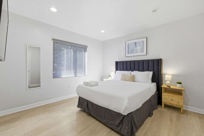 Photo - 6715 NE Miami Pl Unit ID1345377P