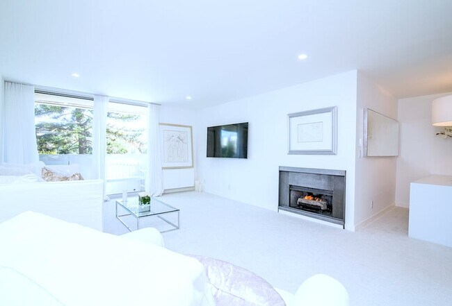 Photo - 11645 Montana Ave