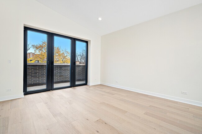 Photo - 4706 Malden St Unit 3North