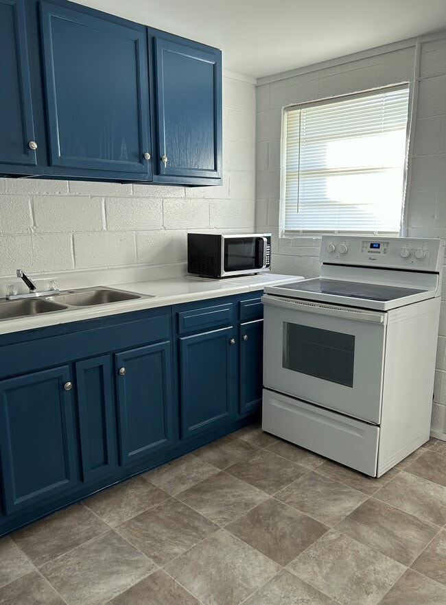 Photo - 705 Ann St