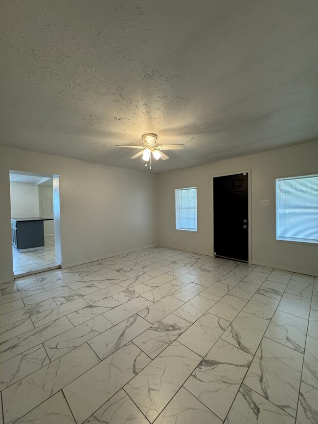 Building Photo - 2257 3rd St