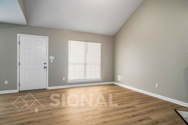 Photo - 140 Bonnieville Dr