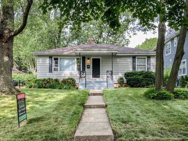 Photo - 649 S Main St House