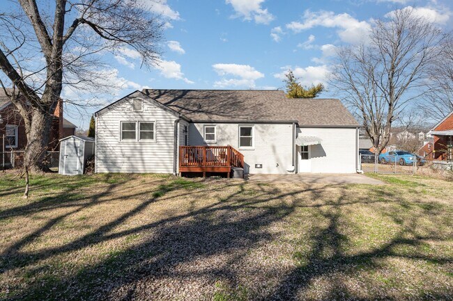 Photo - 245 Collier Ave