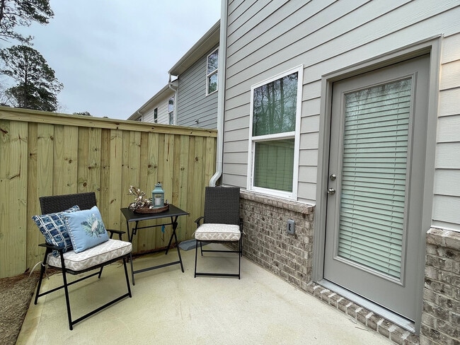 River Road Townhomes - River Road Townhomes