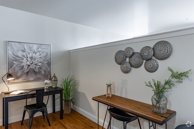 Split Wall 1 Bedroom