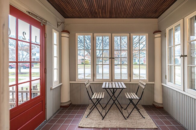 Photo - Quaint 4 bedroom Erie Home with Central Air & Garage Parking