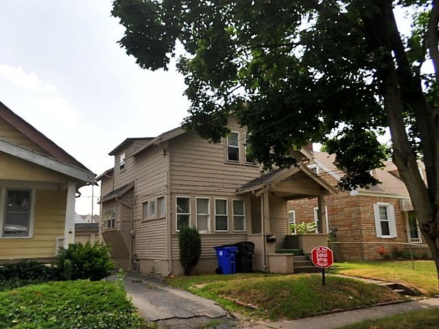 Photo - 2035 Barrows St