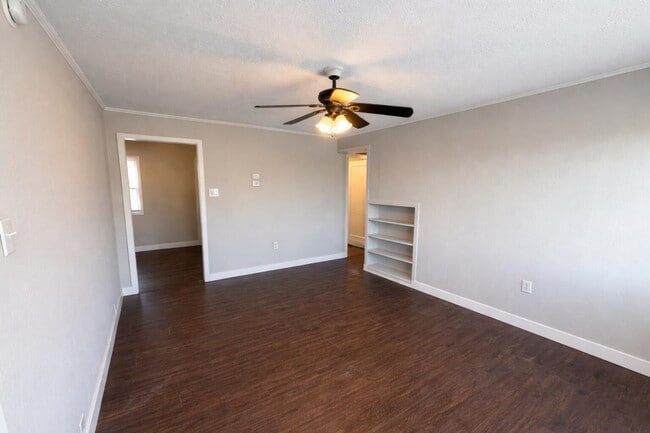 Photo - 210 Highview Ave