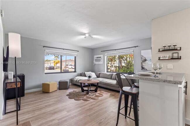 Photo - 715 NE 6th St Unidad 1