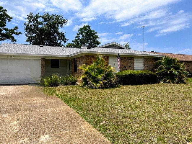Building Photo - 137 Deville Dr Rental