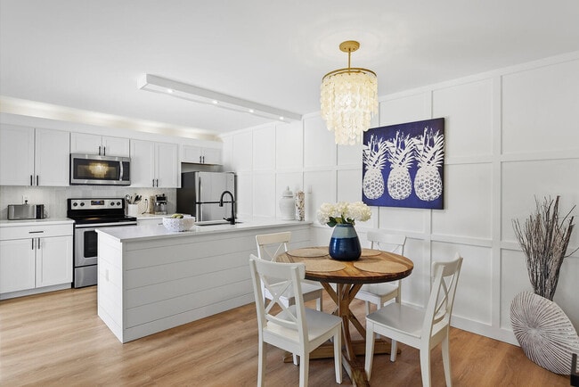 Building Photo - 3236 32nd Ct