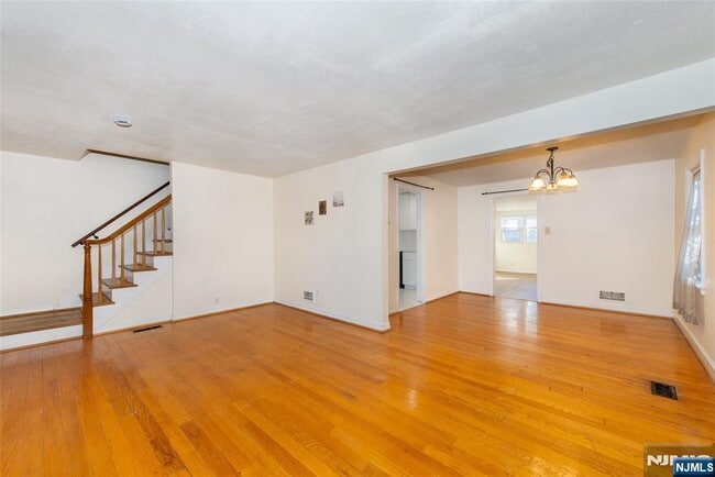 Photo - 93 Elycroft Pkwy