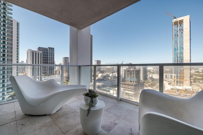 Photo - 1040 Biscayne Blvd Unidad 3306