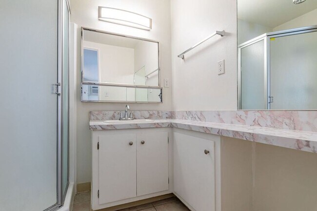 Cozy Apartment in Koreatown