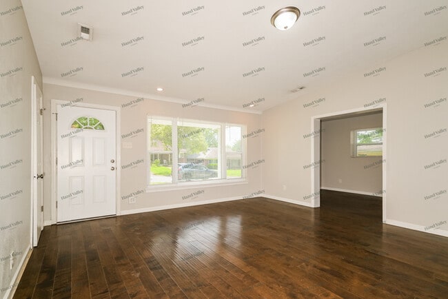 Photo - 7345 Hawthorne Ave