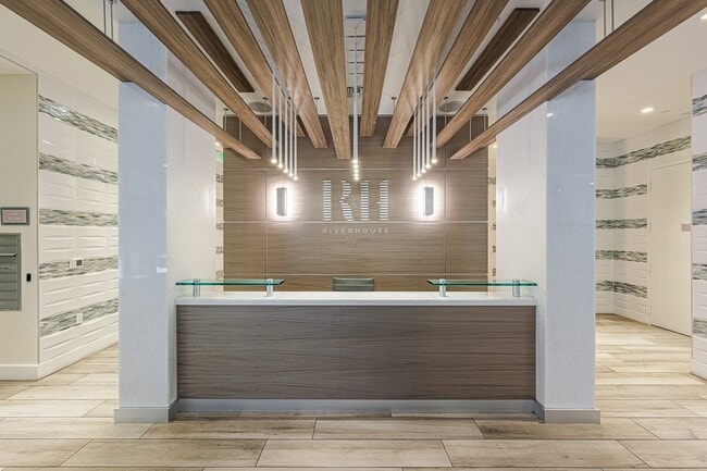 Riverhouse at 11th Apartments