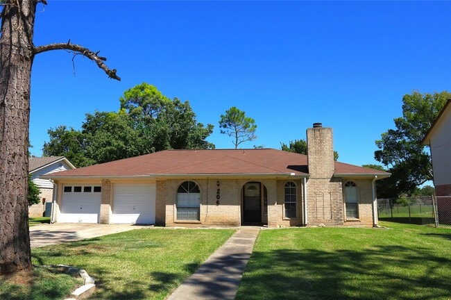 Building Photo - 206 Banyan Dr