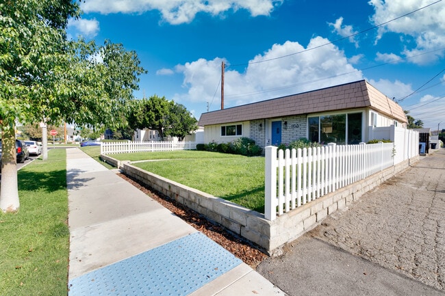 Photo - 1138 N Valley St House