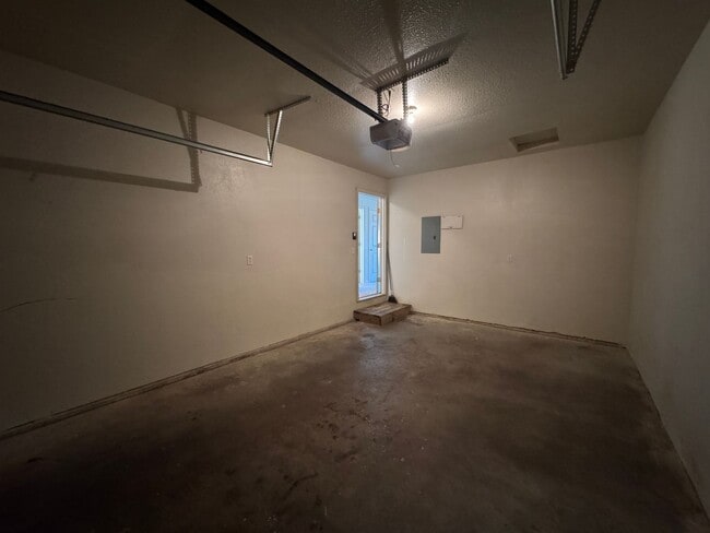 Photo - 3 Bed 2 Bath Duplex To Include Single Car ...