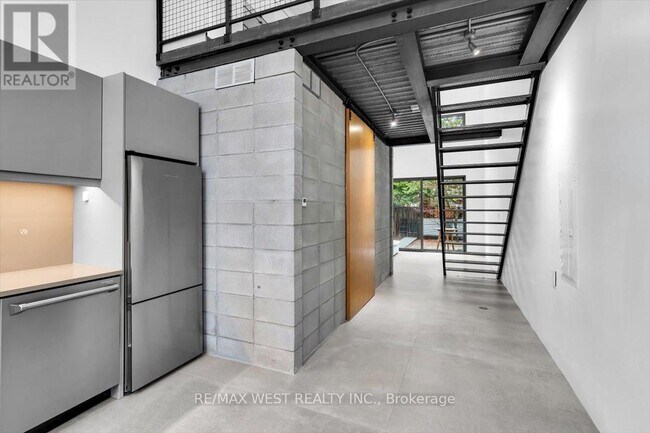 Photo - 781 Craven Rd