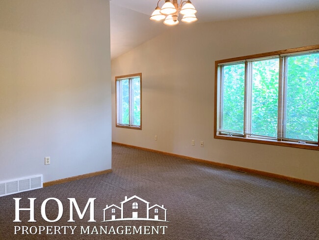 Photo - 322 E Lafayette St