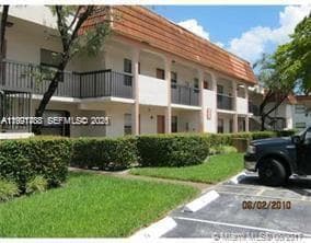 Photo - 850 NE 209th Terrace Unidad 204-35