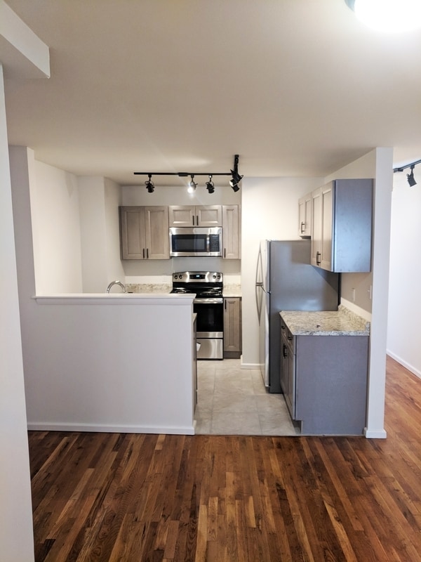 Building Photo - 63 Cannon St