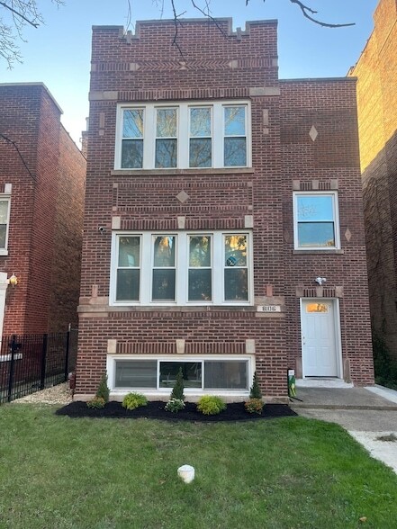 Building Photo - 8106 S Langley Ave Unit 1