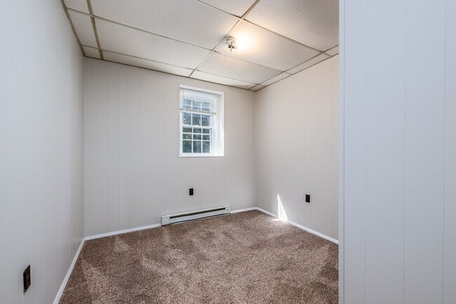 Photo - 480 Spruce Hollow Rd Unit Apt B