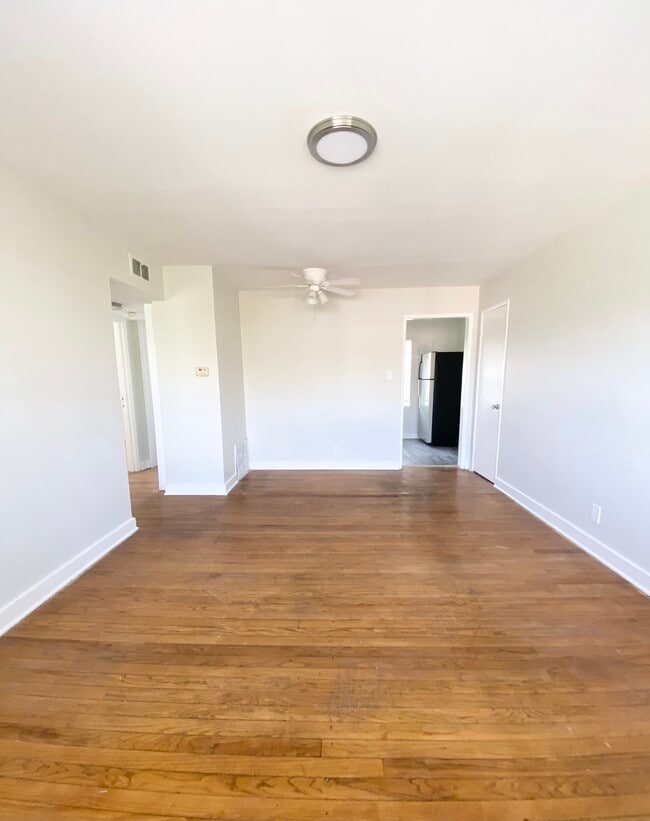 Building Photo - 1445 Nightingale Rd Unit 4